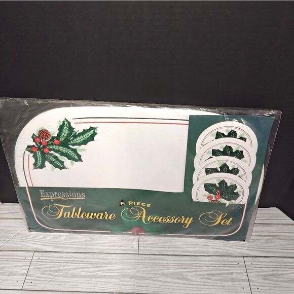Vintage PVC Placemat Coaster Set Holly Berry Christmas Holiday Design 8 Pc Set - Picture 1 of 7